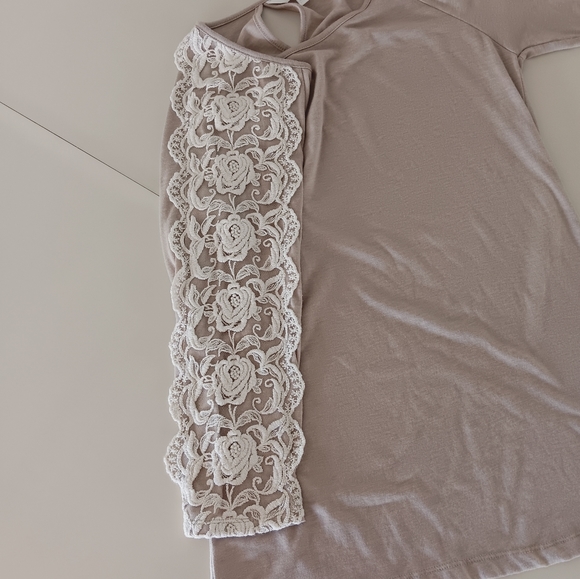 Charming Charlie Lace Rose Embroidered Top Women's Size Small - Picture 7 of 12